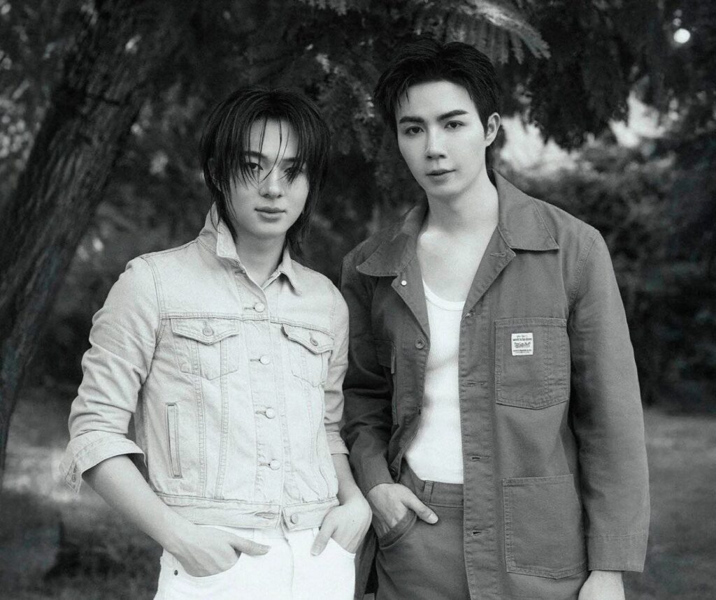 Zee y NuNew protagonizan la portada de ELLE MEN Thailand de junio 2026 con el estilo icónico de Levi’s
