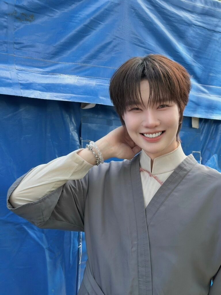 Nuevas imágenes del elenco de Khemjira The Series aumentan la expectativa por el episodio especial