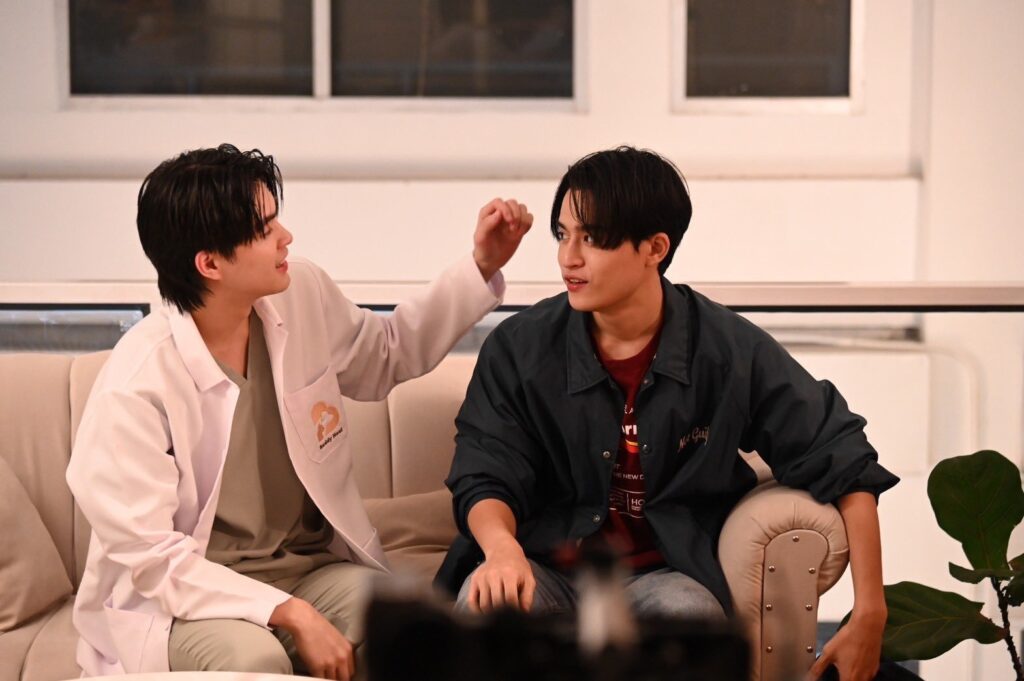 ¡NUEVAS IMÁGENES! Se revelan nuevas fotos del detrás de cámaras de You Maniac, el esperado BL de WilliamEst y BarcodeKin