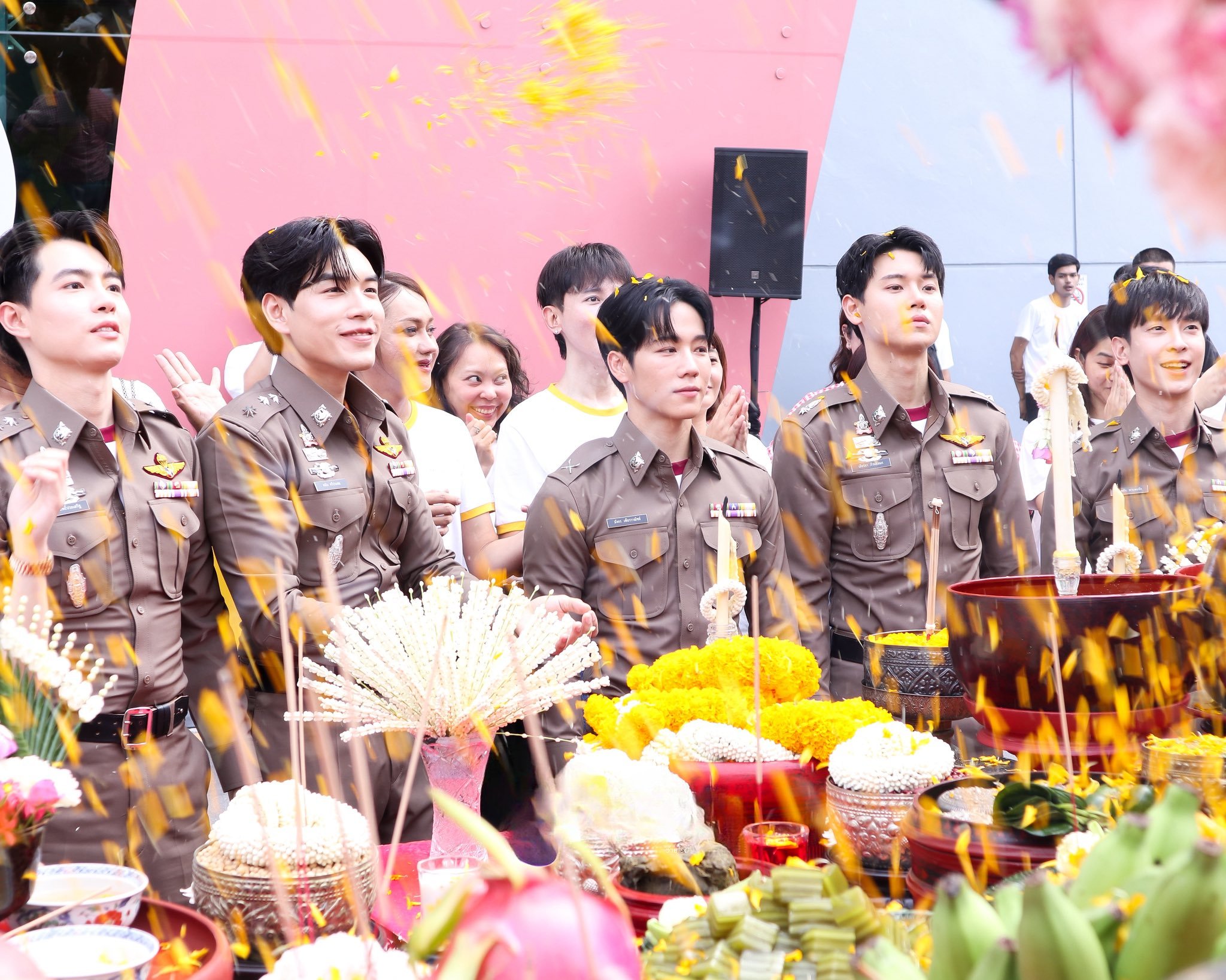 Police in Love: YinWar celebran la ceremonia de bendición del nuevo BL