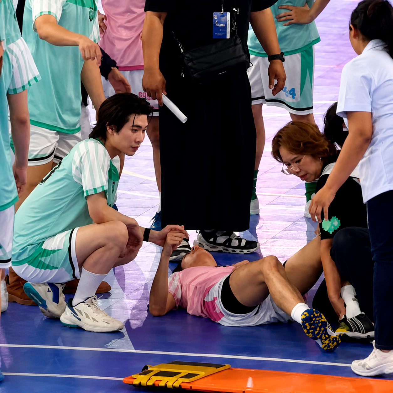 Tutor Koraphat sufre una lesión en la rodilla y tendrá que someterse a una cirugía